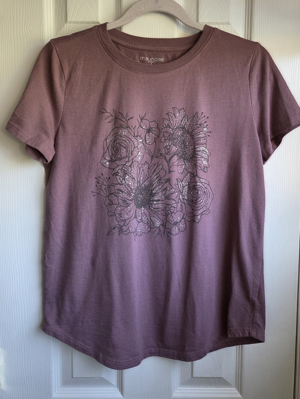 Maurices Floral Graphic Short-Sleeve Tee in Dusty Purple